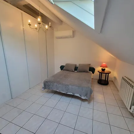 Apartment Au Bord Du Foron