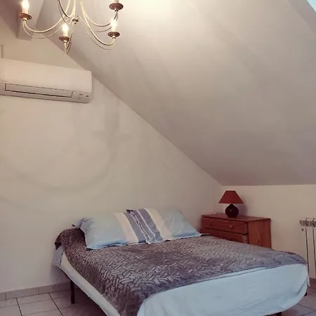 Au Bord Du Foron Apartment *